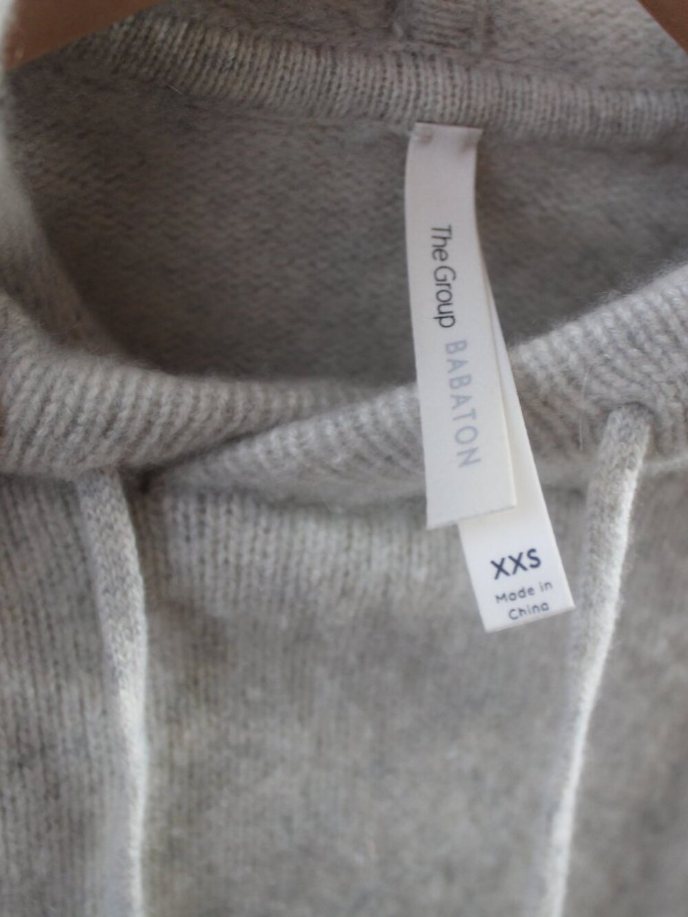 Aritzia Babaton Gray Oatmeal Luxe Cashmere Hoodie Sweater Plush Cozy Soft XXS - Picture 2 of 5